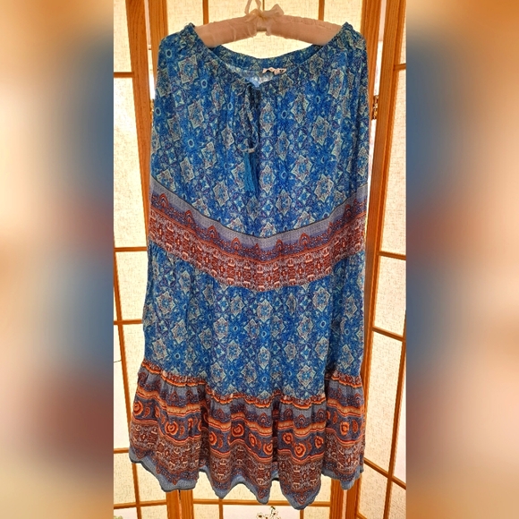 ❤️$5. Holla Sale!!! Ava & Christine Blue Multicolored 💙 Skirt - Picture 3 of 3
